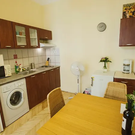 Apartment Piano Pop Budapest
