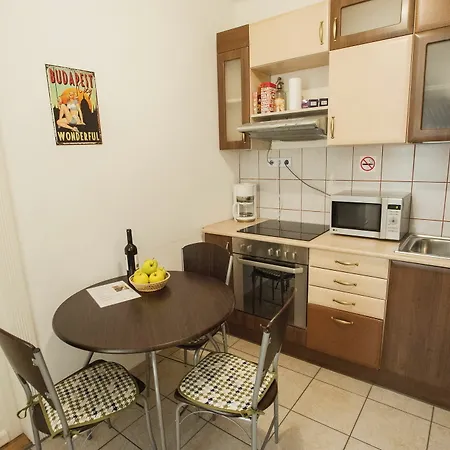 Apartment Piano Pop Budapest